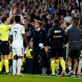 يستحق المكافأة.. قناة ريال مدريد تهاجم "حكم نيغريرا"