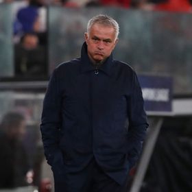 منافس مفاجئ لمورينيو.. ريال مدريد يستهدف مدرباً من البريميرليغ