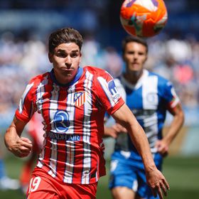 أتلتيكو مدريد يغري خوليان ألفاريز بـ"أعلى راتب" لإبعاده عن برشلونة