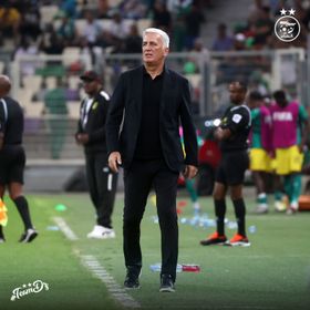 شاهد.. مدرب الجزائر يقلل من أهمية الهزيمة أمام غينيا في تصفيات كأس العالم