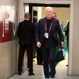 رياض محرز احتياطياً.. تشكيلة الجزائر الأساسية ضد غينيا الاستوائية