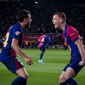 فليك سعيد بفوز برشلونة على مايوركا ويدافع عن اختياراته