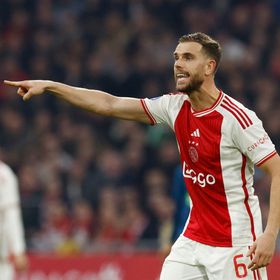 الإنجليزي جوردان هندرسون يغادر أياكس من دون وجهة محددة