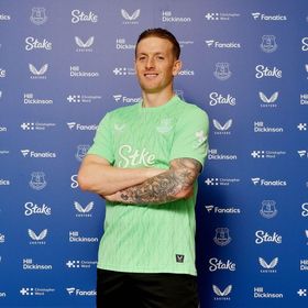 إيفرتون يجدد عقد بيكفورد حتى 2029