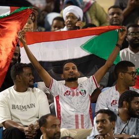 شاهد.. السودان يتحدى النقص العددي أمام لبنان ويتأهل إلى كأس العرب