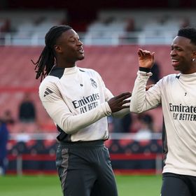 لماذا عاد كامافينغا لمركز الظهير رغم وجود 3 بدائل في ريال مدريد؟