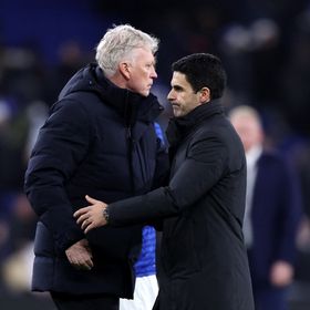 ديفيد مويس يدافع عن أرتيتا: مدرب رائع ولديه فريق عظيم