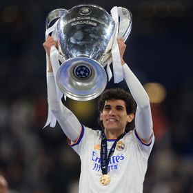 فاييخو يودّع ريال مدريد "فخوراً بمساعدة الفريق قدر الإمكان"