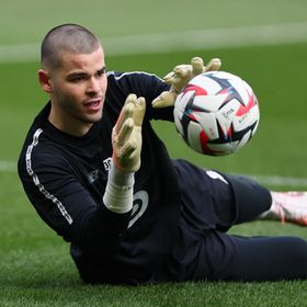 الحارس شوفالييه يجتاز الفحص الطبي ويوقع عقده مع باريس سان جيرمان