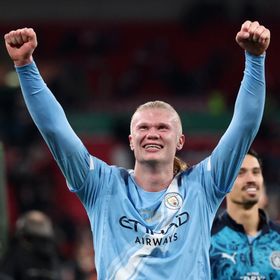 هالاند يتحول من هدّاف في الملاعب لحارس تاريخ الفايكينغز