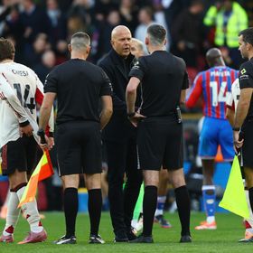 من هو لاعب ليفربول الذي هاجمه سلوت عقب الهزيمة أمام كريستال بالاس؟