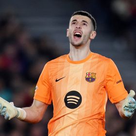 برشلونة يتأهب لأزمة جديدة في مركز حراسة المرمى