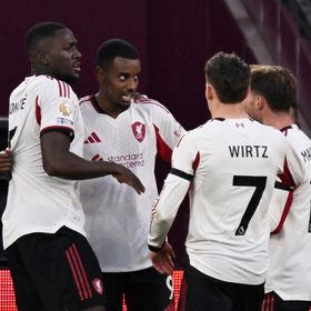 شاهد.. إيزاك ينهي صيامه عن التسجيل مع ليفربول في الدوري