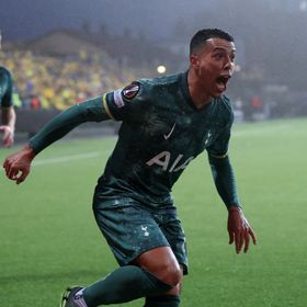 توتنهام يصطدم بمانشستر يونايتد في نهائي الدوري الأوروبي