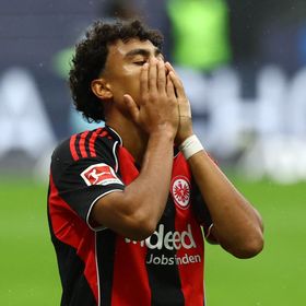 سر ظهور "كشافة ليفربول" في مدرجات أينتراخت فرانكفورت