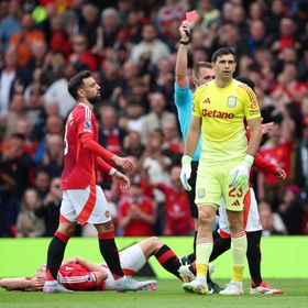 هل خدعه يونايتد؟.. أفضل حارس في العالم ودع ناديه ثم عاد خائب الرجاء