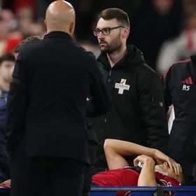 رومانو: إصابة مدافع ليفربول الجديد بتمزق في الرباط الصليبي