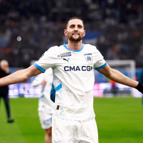 إدارة ميلان تخضع لمطالب أليغري وتبدأ محادثات مع رابيو