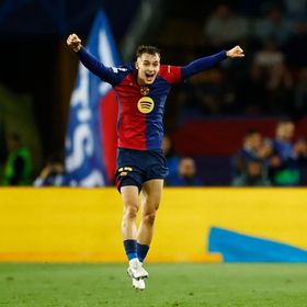 كاسادو يريد البقاء في برشلونة رغم اهتمام أتلتيكو مدريد