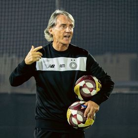 مانشيني يثير الجدل بشأن العودة لقيادة منتخب إيطاليا