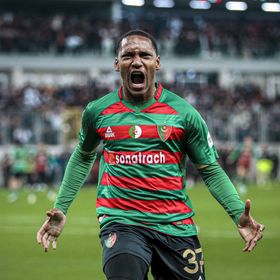 المولودية يقهر الهلال ويشعل صراع التأهل في دوري أبطال إفريقيا