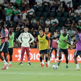 ريال مدريد يدافع عن حرية التعبير بعد موقف مبابي وفينيسيوس من سبتة