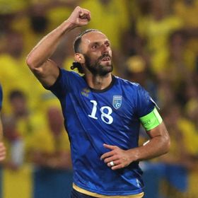 كوسوفو تفاجئ السويد وسويسرا تهزم سلوفينيا بتصفيات المونديال