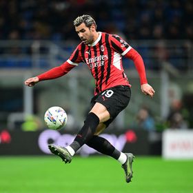 ثيو هيرنانديز يتراجع أخيراً ويفتح الباب أمام اللعب مع الهلال