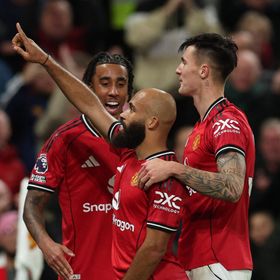 "البريميرليغ" تتخذ قراراً يمس تقليداً مهماً للكرة الإنجليزية