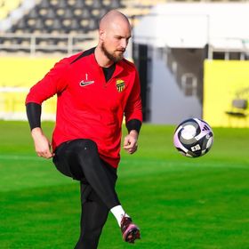 الاتحاد يعلن إصابة حارسه رايكوفيتش ولا يحدّد مدة غيابه