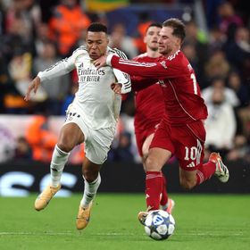 لماذا ستحرم قاعدة غريبة ليفربول من استقبال ريال مدريد في دوري الأبطال؟