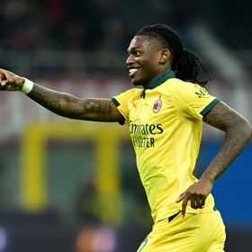 ميلان يرتقي إلى صدارة الدوري الإيطالي ولياو ينهي نحس 500 يوم