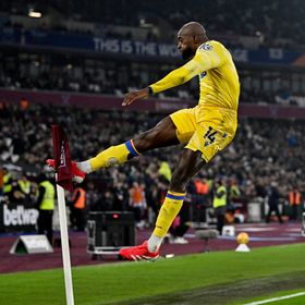 ماتيتا يمنح كريستال بالاس فوزاً ثميناً على وست هام في الديربي