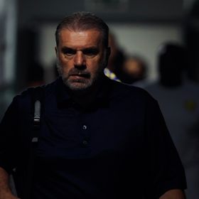 شاهد.. بطاقة حمراء مبكرة تُربك النصر أمام الاتفاق