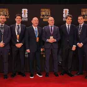 لويس دي لا فوينتي يردّ على هيرفي رينارد: الإشادة لن تُضعف إسبانيا