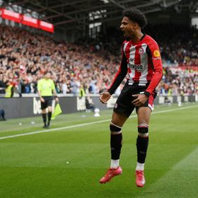 شاهد.. برينتفورد يهزم بدلاء مانشستر يونايتد برباعية مثيرة