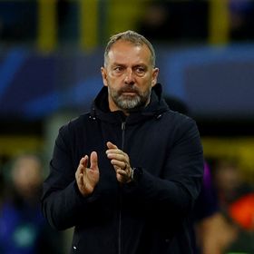 فليك يرفض انتقاد الدفاع ويلوم لاعبي خط الوسط بعد مباراة بروج