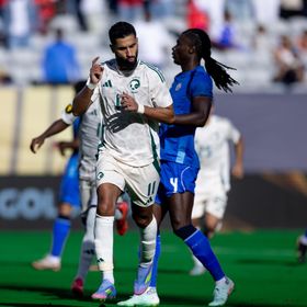 هل يغادر صالح الشهري معسكر منتخب السعودية بسبب الإصابة؟