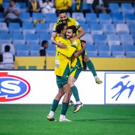 ثنائي أجنبي يصنع الفارق.. الخليج يسطع بقوة في دوري روشن