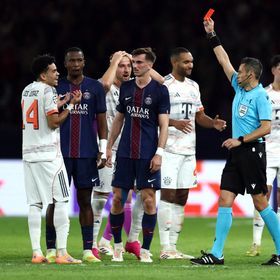 لويس دياز يتحسر على الطرد ويتمنى "عودة سريعة" لأشرف حكيمي