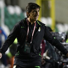 إقالة الأرجنتيني غوستافو كوستاس من تدريب منتخب بوليفيا