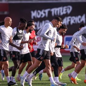 بلعمري يعزز قائمة الأهلي أمام الإسماعيلي في الدوري المصري