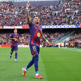 رافينيا قائد برشلونة يتحدث عن ثلاثيته أمام إشبيلية ويمدح غافي