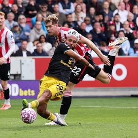 الاعتراف بـ"خطأ كارثي" ارتكبه حكم مباراة مانشستر يونايتد وبرينتفورد