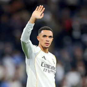 أرنولد يشيد بقوة "عقلية" ريال مدريد ويعجز عن وصف فالفيردي