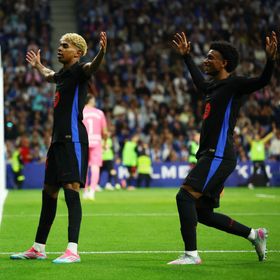 لامين يامال يُشعل ديربي كتالونيا ويرد على لاعب إسبانيول