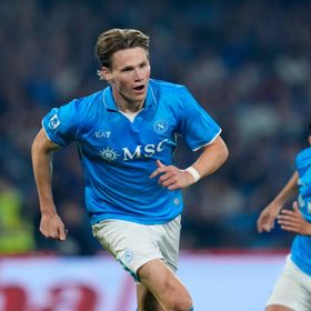 سكوت مكتوميناي أفضل لاعب في الدوري الإيطالي لموسم 2024-2025