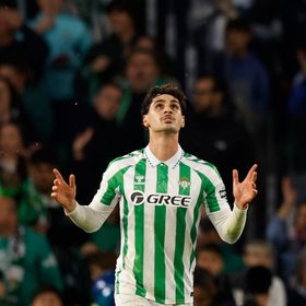 أتلتيكو مدريد يعزز خط وسطه بالأميركي كاردوسو بعقد حتى 2030