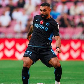 شاهد.. محمد صلاح يكتب تاريخاً جديداً وطرابزون يفوز بـ10 لاعبين