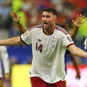 عربي وحيد وثلاثي إسباني.. تشكيلة كأس العالم المثالية حتى الآن